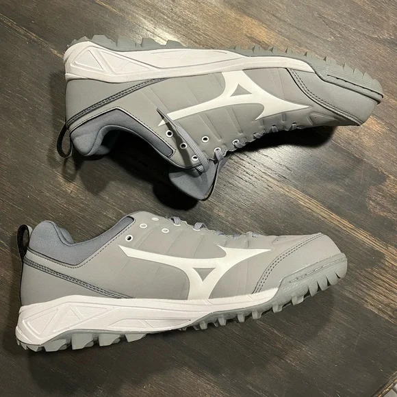 Mizuno Men's Ambition 2 All Surface Sneaker Baseball Shoes. Worn twice - Picture 5 of 11